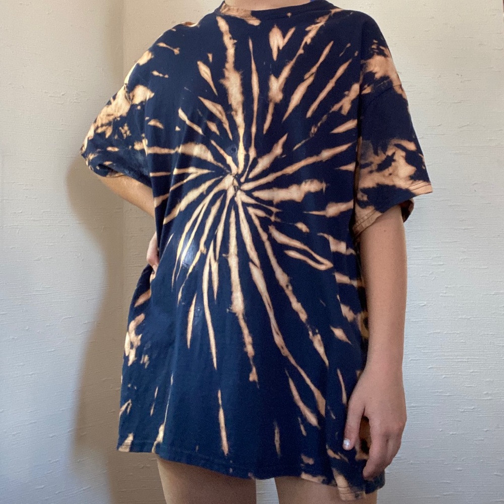 Bleached spiral shirt